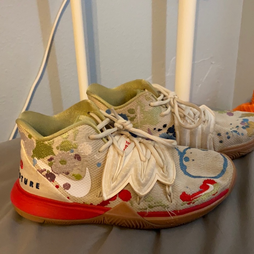 Nike Bandulu. Basketball shoes. Used. Size 7.